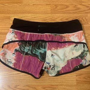 Tie Dye print Lululemon speed shorts - sz 6